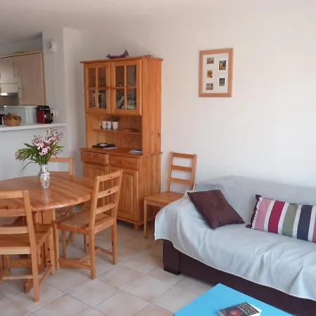 T4, Jardin, Piscine Collective, Parking Vakantiehuis