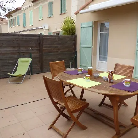 T4, Jardin, Piscine Collective, Parking *